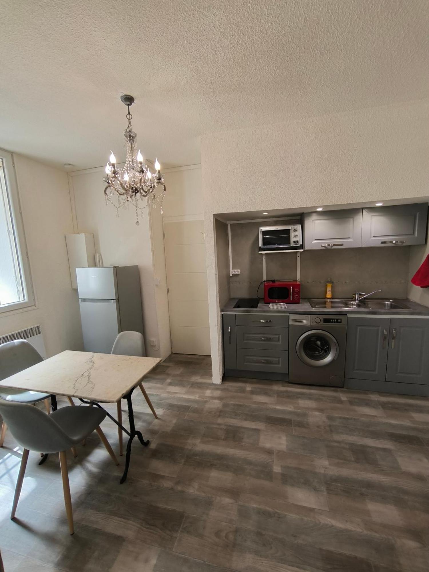 Appartement Chaleureux Dans Le Centre De 베지에 외부 사진
