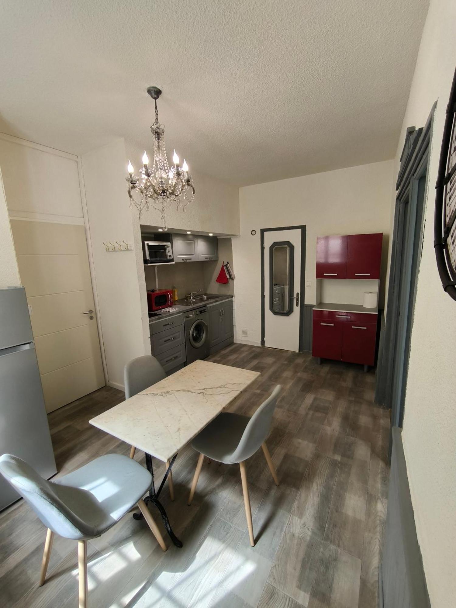 Appartement Chaleureux Dans Le Centre De 베지에 외부 사진